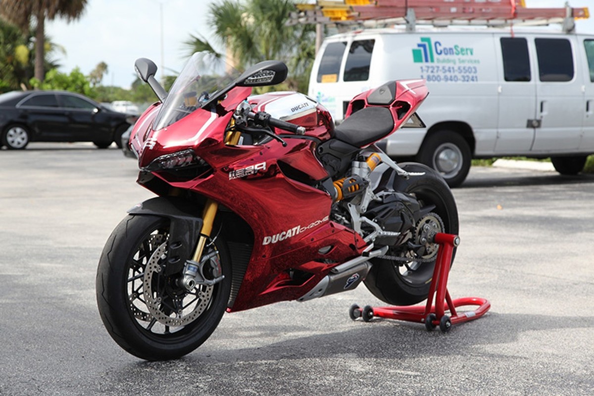 Sieu moto Ducati 1199 Panigale R ban do Cromata Rossa